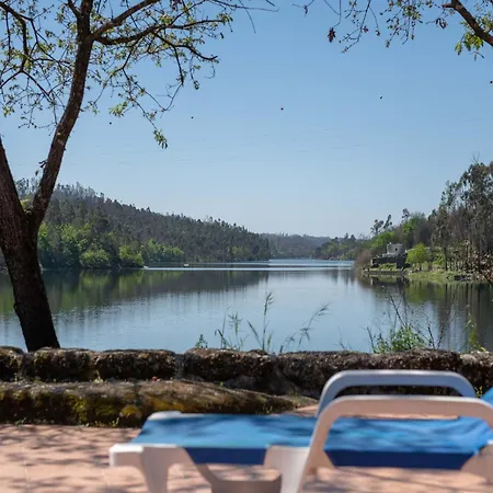 Holiday home Mansion In Dao Valley By River Treixedo