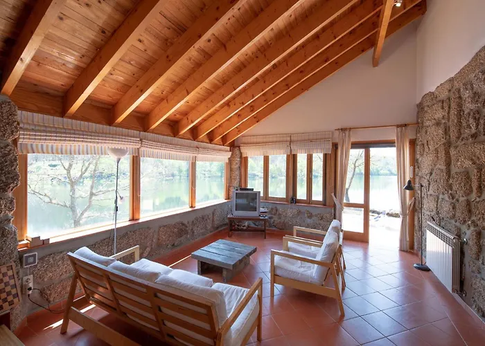 Mansion In Dao Valley By River * Treixedo