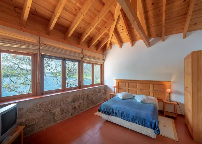 Mansion In Dao Valley By River * Treixedo