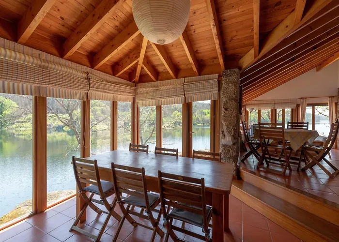 Holiday home Mansion In Dao Valley By River *